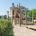Apartment 607, Seepark *